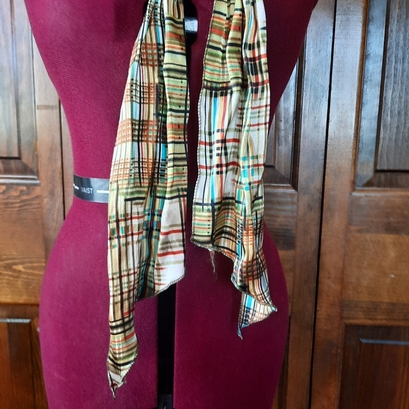 Vintage satin metallic plaid print mod scarf - Picture 3 of 5